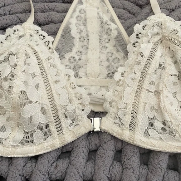 VICTORIA SECRET White Lace Bra Size 34C, Brand New - Picture 3 of 7